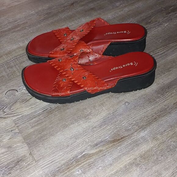 BareTraps red Lana Leather Sandals Sz 7.5 NWOT - Picture 3 of 8